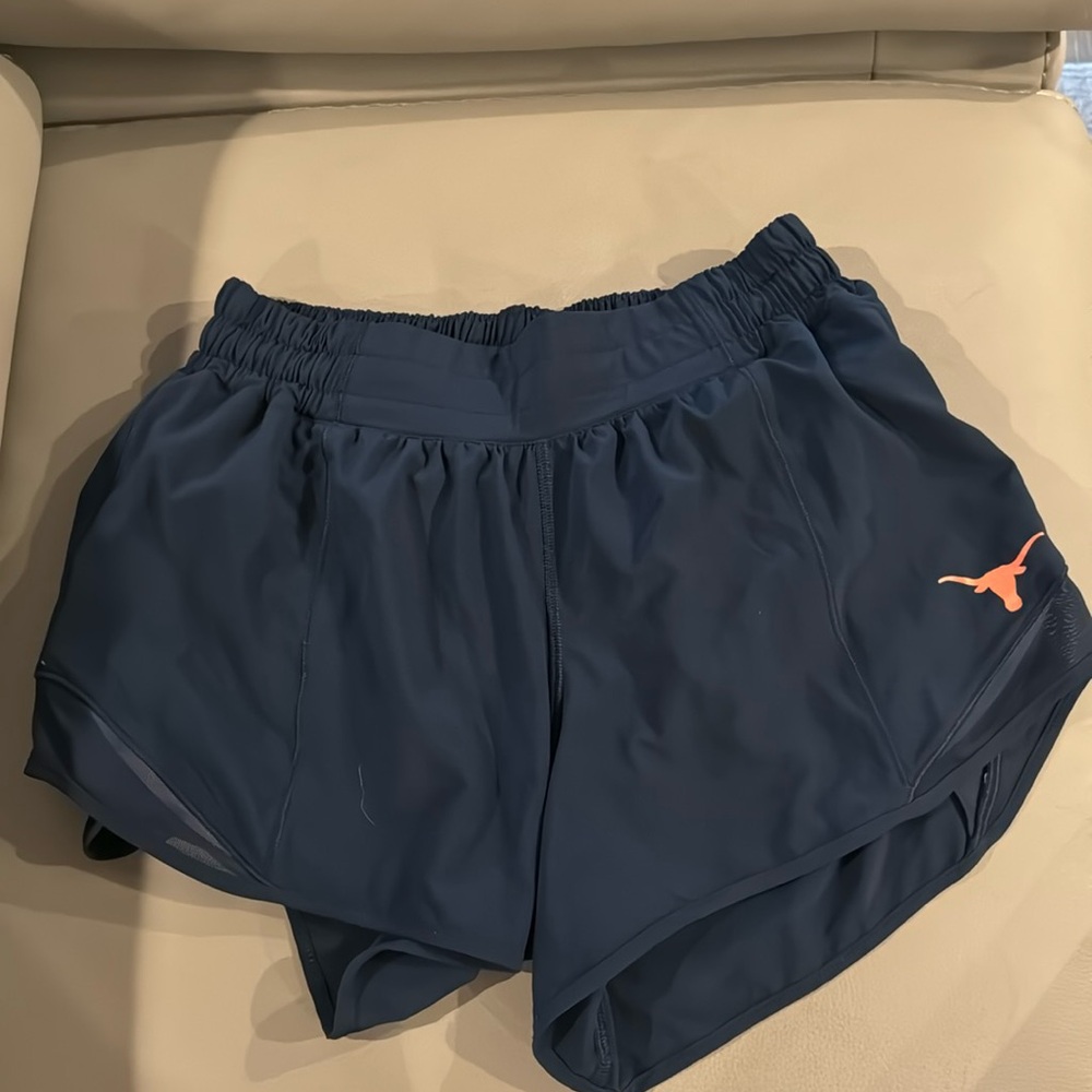 Lululemon UT 4” Hotty Hots